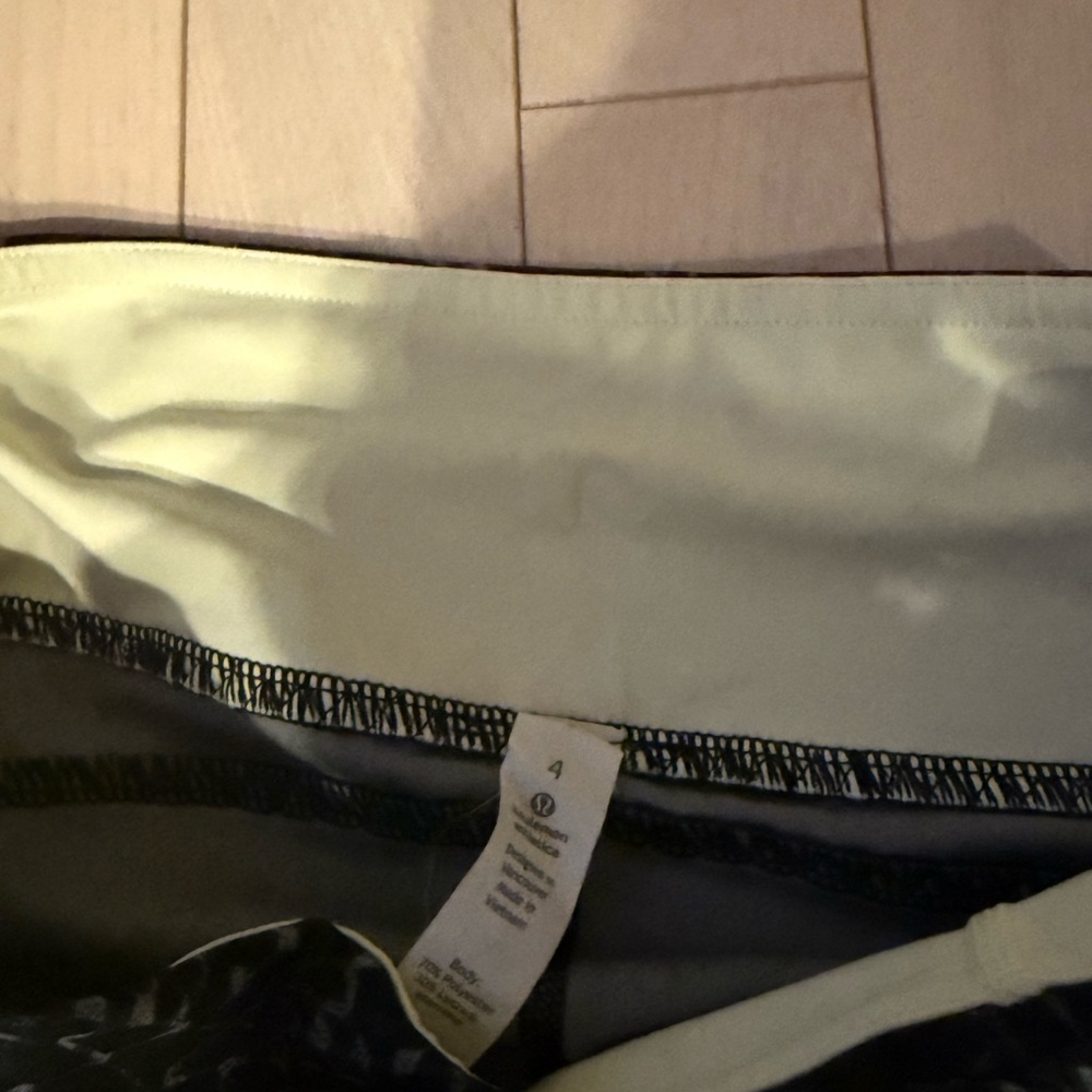 Lululemon capri leggings - Picture 5 of 5